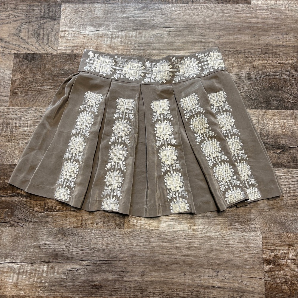 Parker Box Pleated Mini Skirt taupe with ivory accent embroidery - small